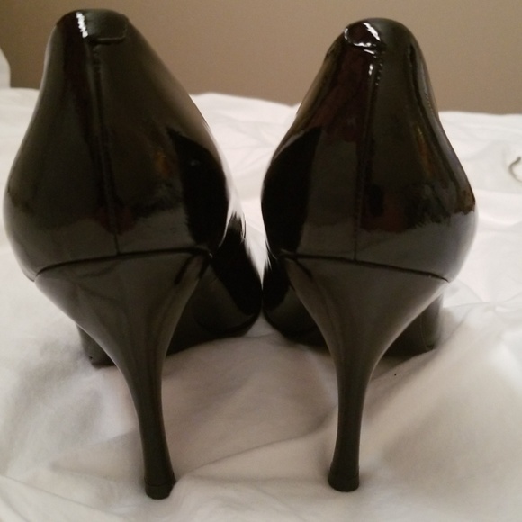 BCBGeneration black peep toe heels size 10 - Picture 3 of 4
